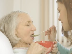Consejos de alimentación en casos de disfagia o problemas para tragar