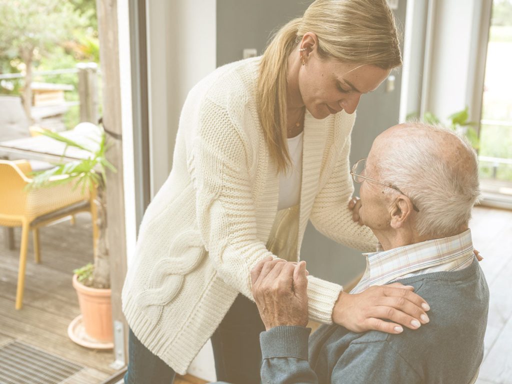 Consejos prácticos para evitar dolor y lesiones en las lumbares a la hora de trasladar a una persona. 